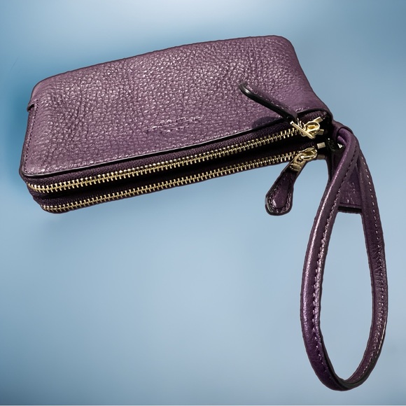 NWOT Coach Burgundy Pebbled-Leather Wristlet/Phone Pouch/Makeup Bag w/Card Slots - Picture 3 of 5